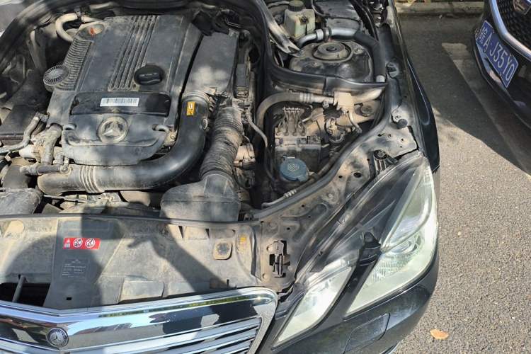 Used Mercedes-Benz E-Class 2013 E 260 L CGI Stylish Model Engine Bay Left