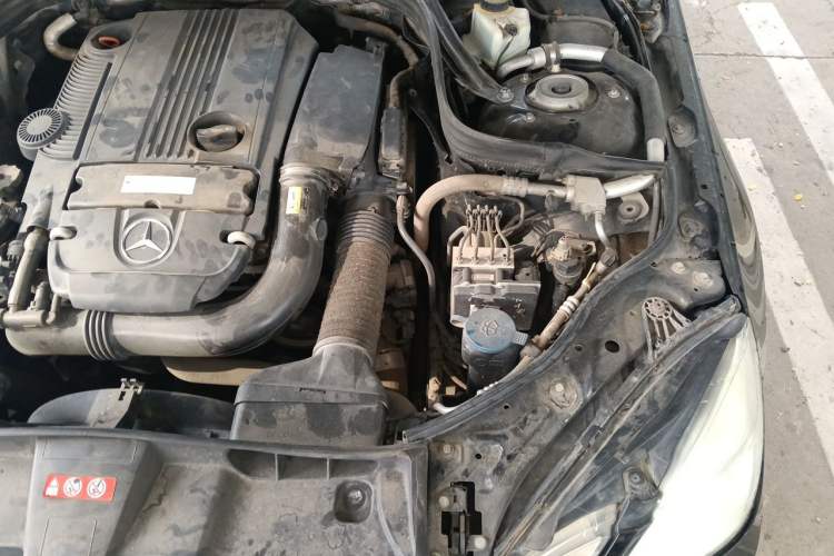 Used Mercedes-Benz E-Class 2013 E 260 L CGI Elegant Model Engine Bay Left