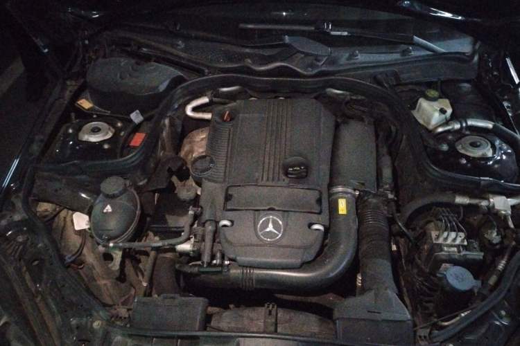 Used Mercedes-Benz E-Class 2013 E 260 L CGI Elegant Model Engine Bay