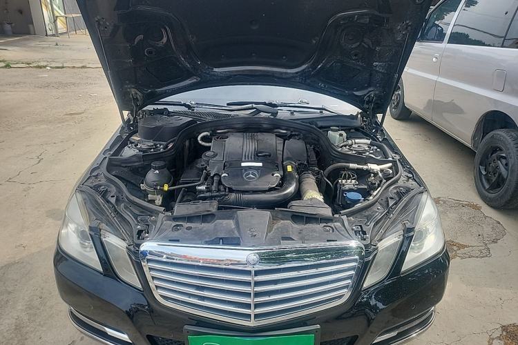 Used Mercedes-Benz E-Class 2013 E 260 L CGI Stylish Model Engine Bay