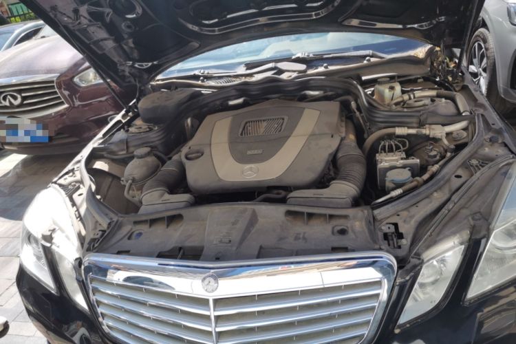 Used Mercedes-Benz E-Class 2013 E 300 L Elegant Model Engine Bay