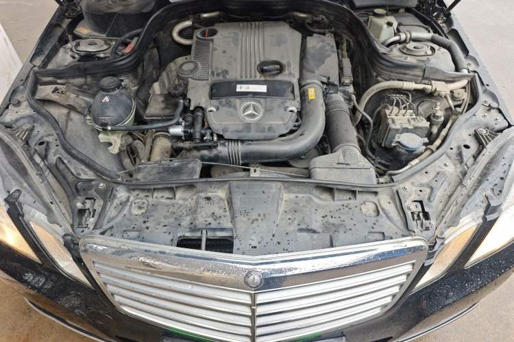 Used Mercedes-Benz E-Class 2013 E 260 L CGI Elegant Model Engine Bay