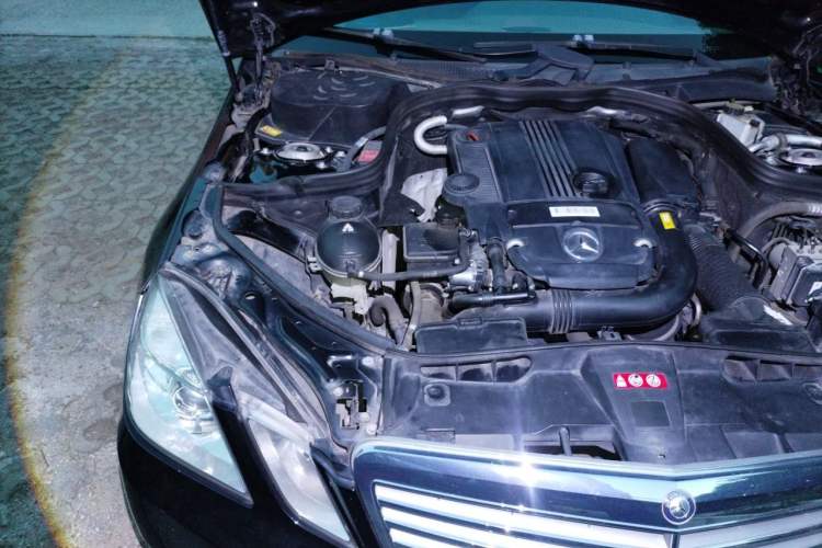 Used Mercedes-Benz E-Class 2013 E 260 L CGI Elegant Model Engine Bay Right