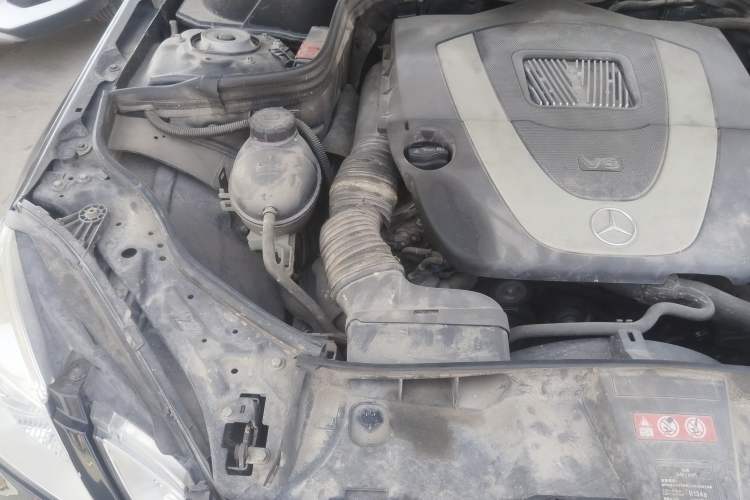 Used Mercedes-Benz E-Class 2013 E 300 L Elegant Model Engine Bay Right