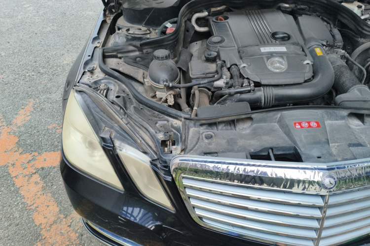 Used Mercedes-Benz E-Class 2013 E 260 L CGI Elegant Model Engine Bay Right