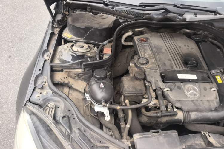 Used Mercedes-Benz E-Class 2013 E 260 L CGI Elegant Model Engine Bay Right
