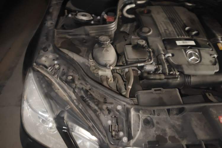 Used Mercedes-Benz E-Class 2013 E 260 L CGI Elegant Model Engine Bay Right