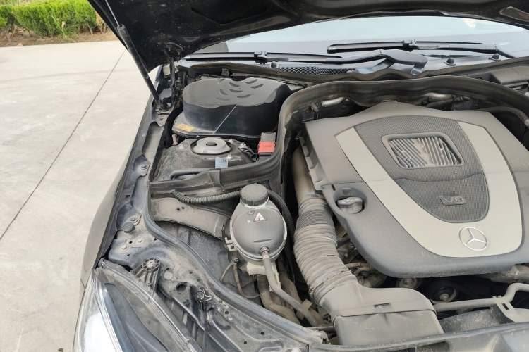 Used Mercedes-Benz E-Class 2013 E 300 L Elegant Model Engine Bay Right