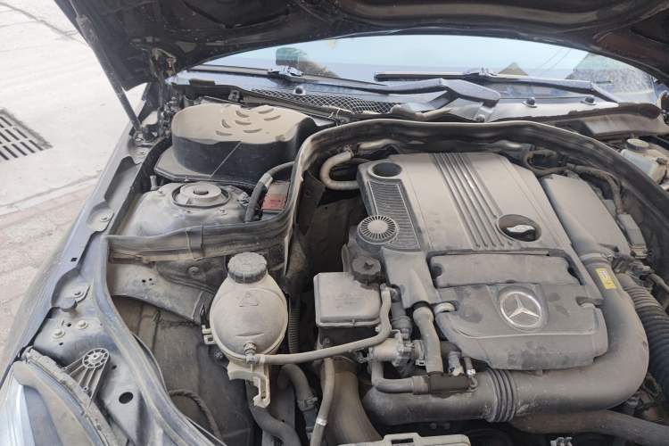 Used Mercedes-Benz E-Class 2013 E 260 L CGI Stylish Model Engine Bay Right