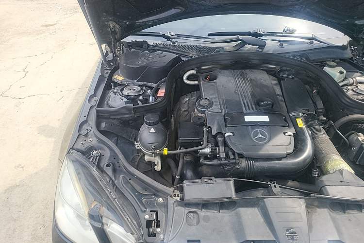 Used Mercedes-Benz E-Class 2013 E 260 L CGI Stylish Model Engine Bay Right