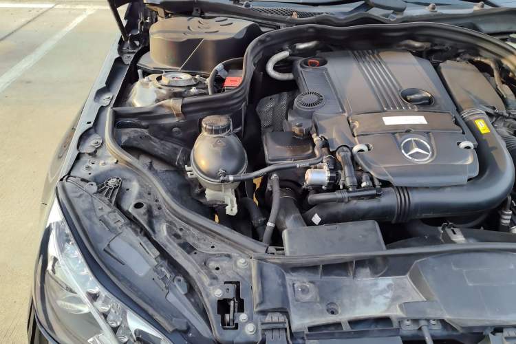 Used Mercedes-Benz E-Class 2013 E 260 L CGI Elegant Model Engine Bay Right