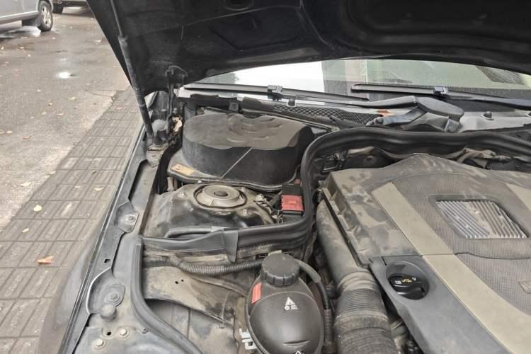 Used Mercedes-Benz E-Class 2013 E 300 L Elegant Model Engine Bay Right