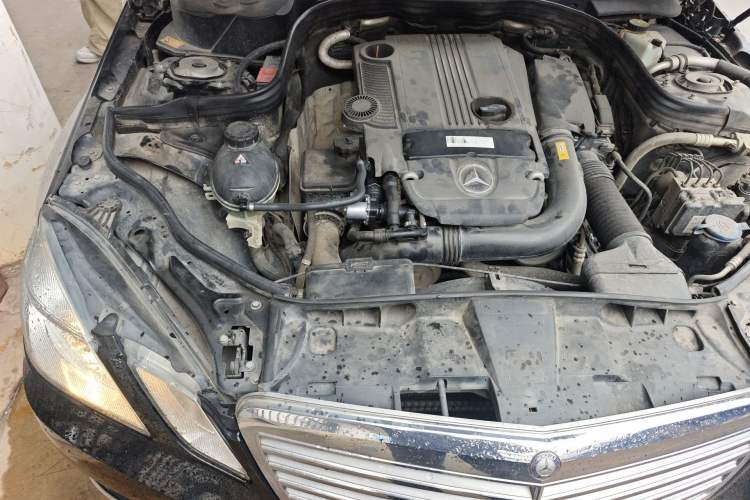 Used Mercedes-Benz E-Class 2013 E 260 L CGI Elegant Model Engine Bay Right