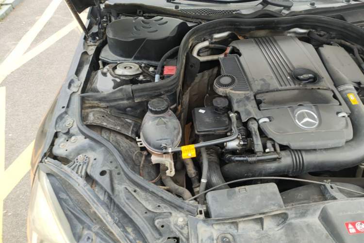 Used Mercedes-Benz E-Class 2013 E 260 L CGI Stylish Model Engine Bay Right