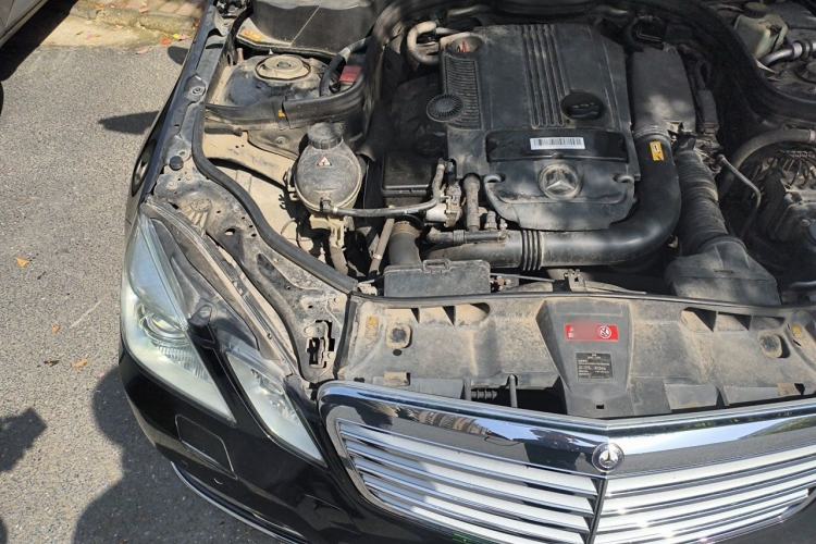 Used Mercedes-Benz E-Class 2013 E 260 L CGI Stylish Model Engine Bay Right