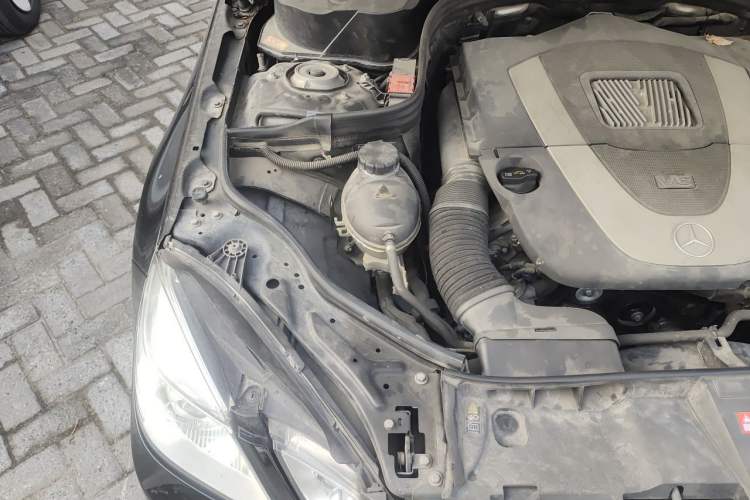 Used Mercedes-Benz E-Class 2013 E 300 L Elegant Model Engine Bay Right