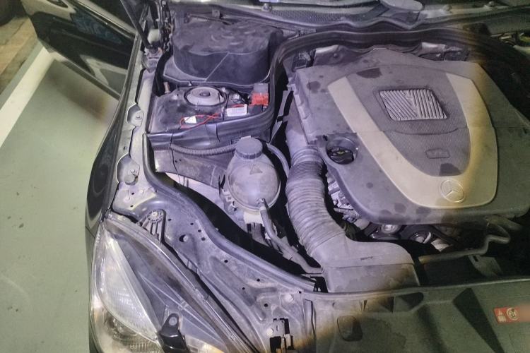 Used Mercedes-Benz E-Class 2013 E 300 L Elegant Model Engine Bay Right