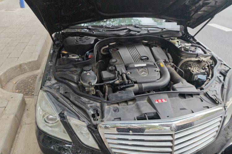 Used Mercedes-Benz E-Class 2013 E 260 L CGI Stylish Model Engine Bay Right