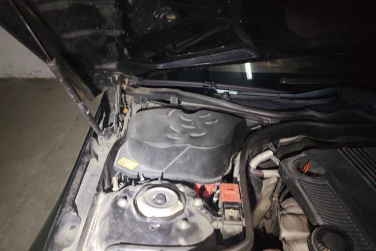 Used Mercedes-Benz E-Class 2013 E 260 L CGI Elegant Model Engine Bay Right