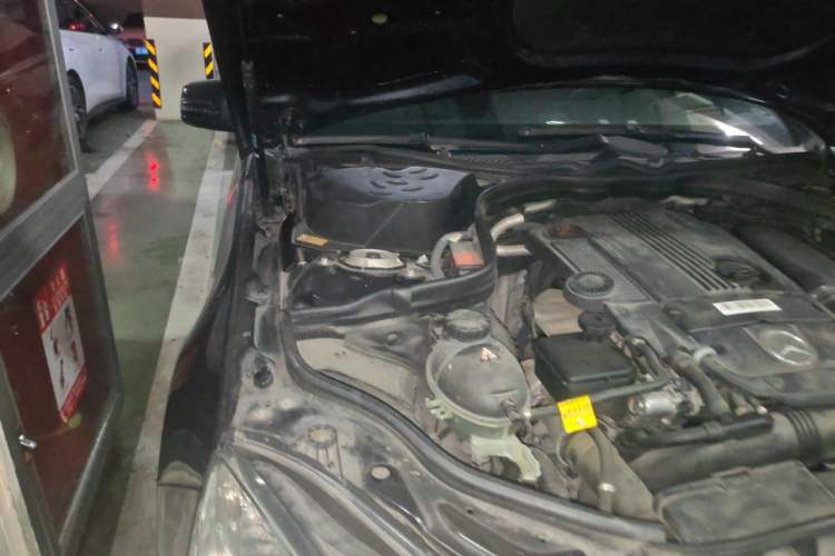 Used Mercedes-Benz E-Class 2013 E 260 L CGI Stylish Model Engine Bay Right