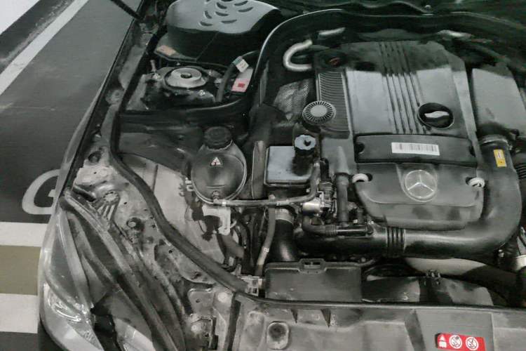 Used Mercedes-Benz E-Class 2013 E 260 L CGI Stylish Model Engine Bay Right