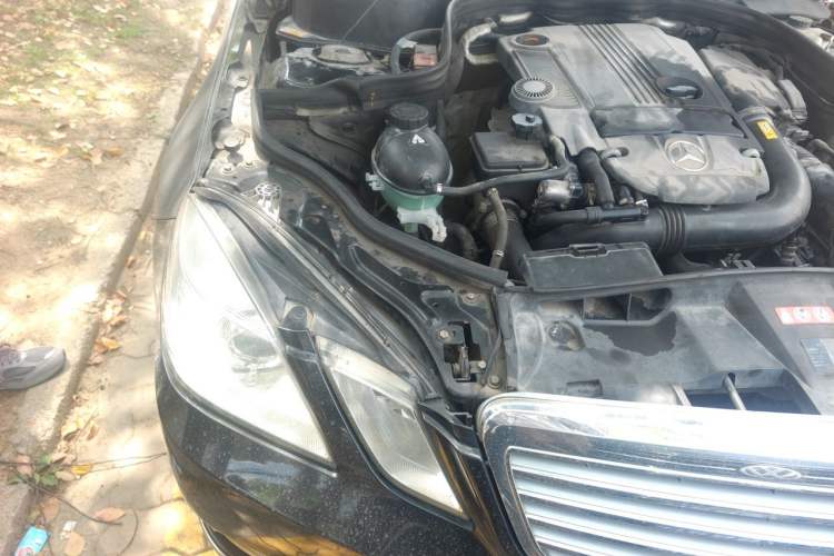 Used Mercedes-Benz E-Class 2013 E 260 L CGI Elegant Model Engine Bay Right