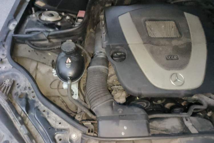 Used Mercedes-Benz E-Class 2013 E 300 L Elegant Model Engine Bay Right