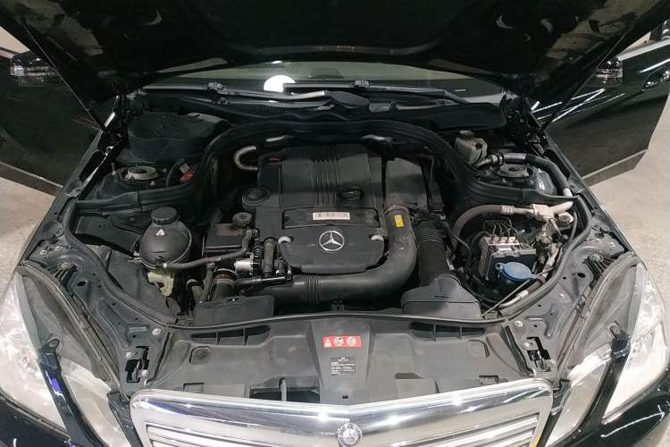 Used Mercedes-Benz E-Class 2013 E 260 L CGI Elegant Model Engine Bay