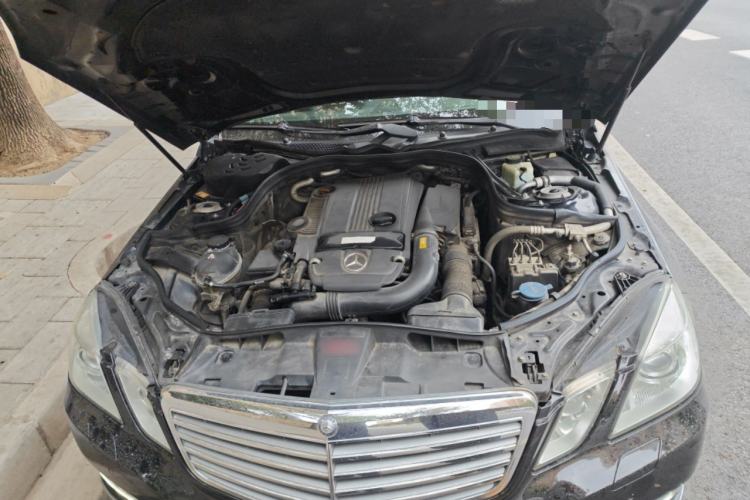Used Mercedes-Benz E-Class 2013 E 260 L CGI Stylish Model Engine Bay