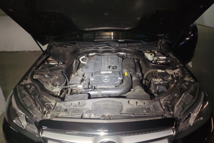 Used Mercedes-Benz E-Class 2013 E 260 L CGI Elegant Model Engine Bay