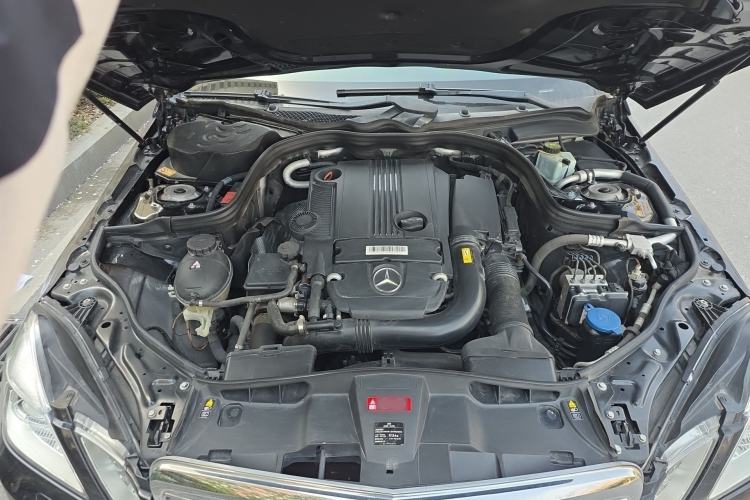 Used Mercedes-Benz E-Class 2013 E 260 L CGI Stylish Model Engine Bay