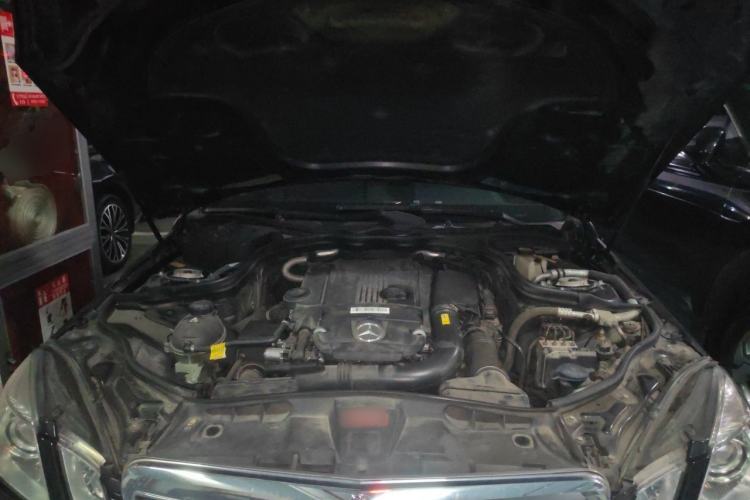 Used Mercedes-Benz E-Class 2013 E 260 L CGI Stylish Model Engine Bay