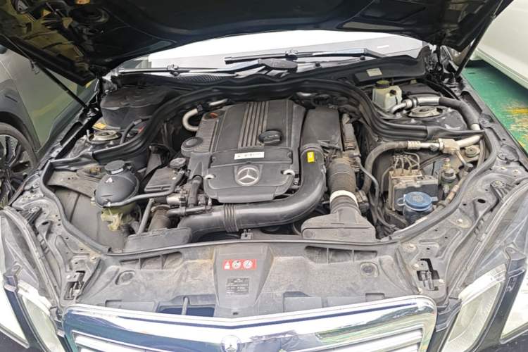 Used Mercedes-Benz E-Class 2013 E 260 L CGI Elegant Model Engine Bay