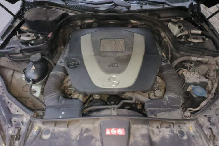 Used Mercedes-Benz E-Class 2013 E 300 L Elegant Model Engine Bay