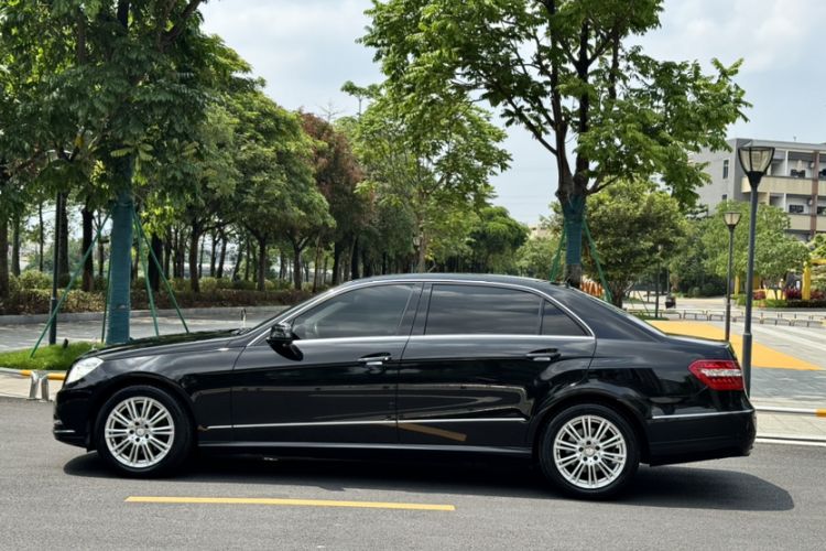 Used Mercedes-Benz E-Class 2013 E 260 L CGI Elegant Model Exterior 7