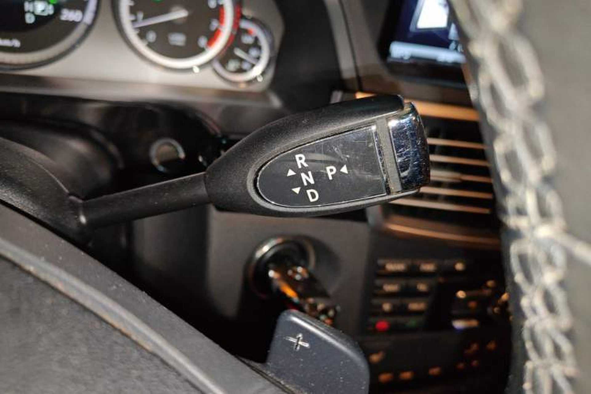 Used Mercedes-Benz E-Class 2013 E 260 L CGI Stylish Model Gear Lever