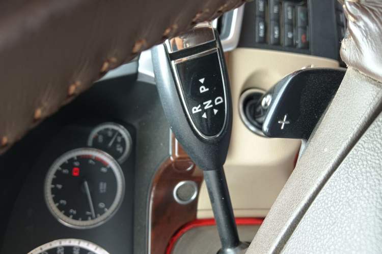 Used Mercedes-Benz E-Class 2013 E 260 L CGI Elegant Model Gear Lever