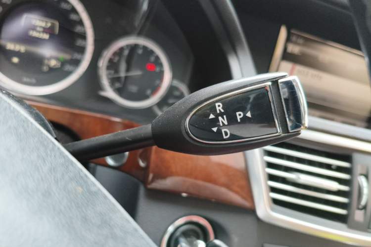 Used Mercedes-Benz E-Class 2013 E 260 L CGI Elegant Model Gear Lever