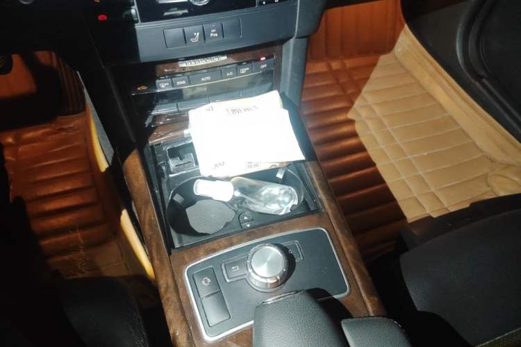 Used Mercedes-Benz E-Class 2013 E 260 L CGI Elegant Model Gear Lever