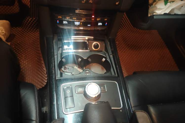 Used Mercedes-Benz E-Class 2013 E 260 L CGI Stylish Model Gear Lever