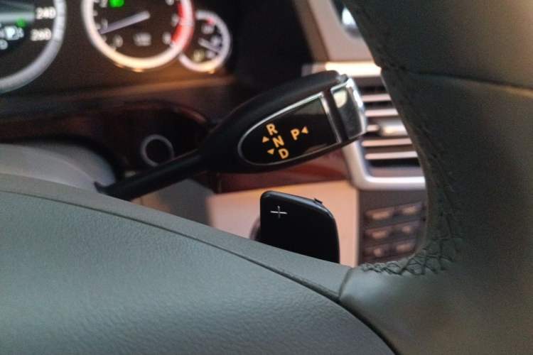 Used Mercedes-Benz E-Class 2013 E 260 L CGI Elegant Model Gear Lever