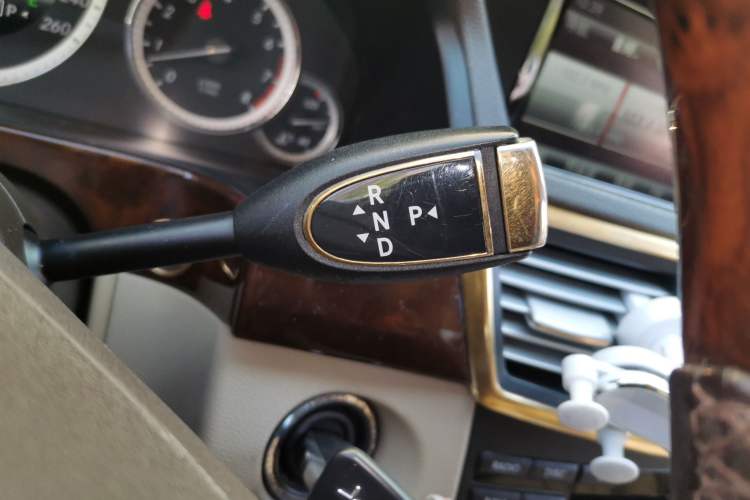 Used Mercedes-Benz E-Class 2013 E 300 L Elegant Model Gear Lever