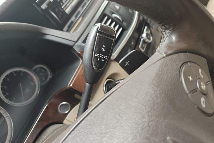 Used Mercedes-Benz E-Class 2013 E 300 L Elegant Model Gear Lever