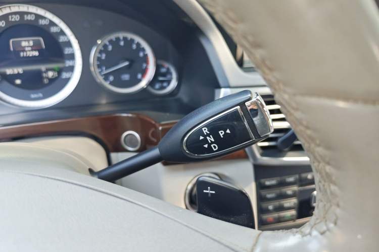 Used Mercedes-Benz E-Class 2013 E 260 L CGI Elegant Model Gear Lever