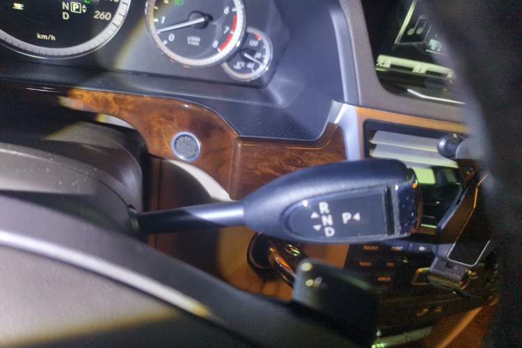 Used Mercedes-Benz E-Class 2013 E 300 L Elegant Model Gear Lever