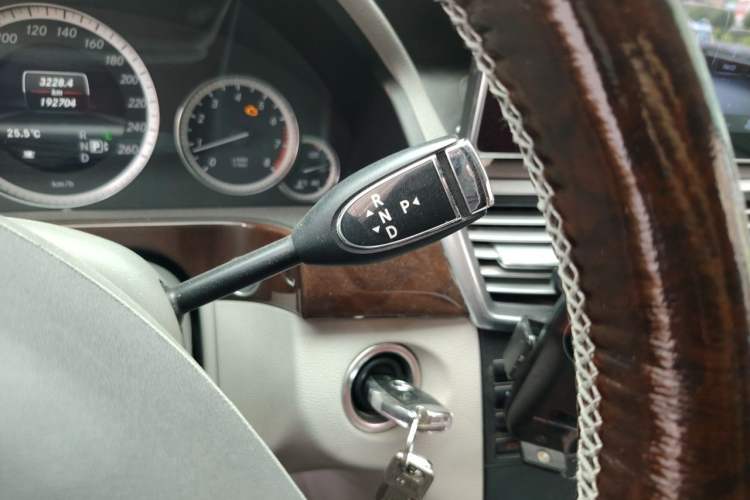 Used Mercedes-Benz E-Class 2013 E 260 L CGI Elegant Model Gear Lever