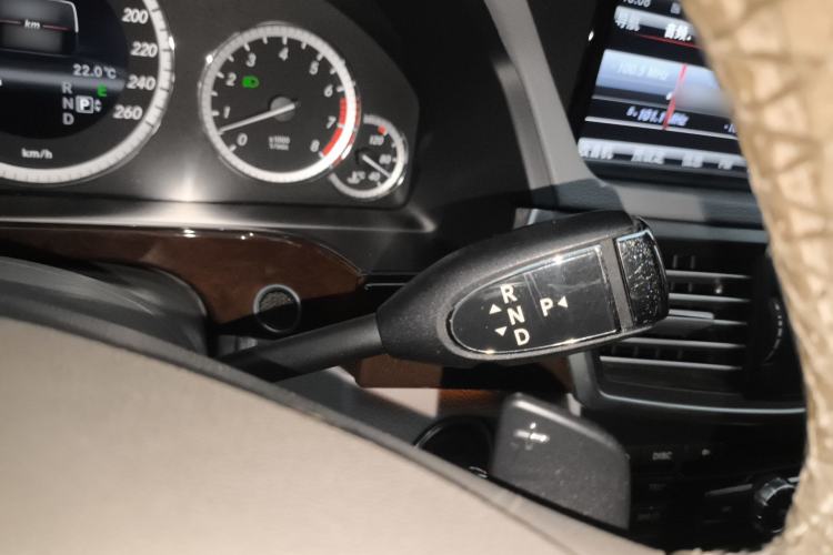 Used Mercedes-Benz E-Class 2013 E 300 L Elegant Model Gear Lever