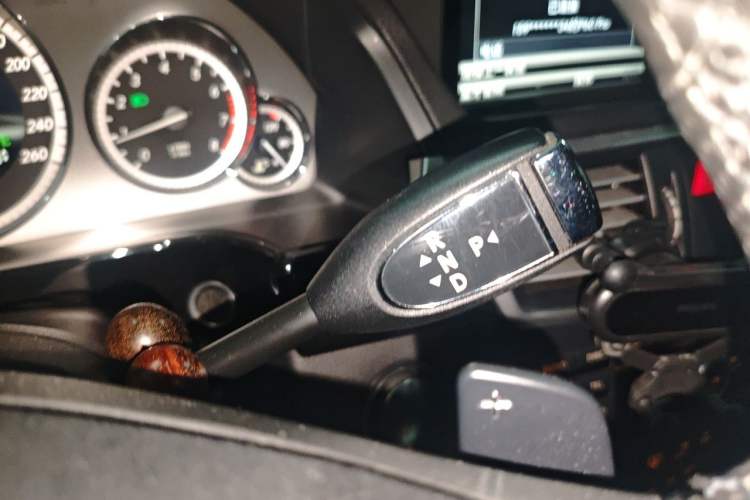 Used Mercedes-Benz E-Class 2013 E 300 L Stylish Model Gear Lever
