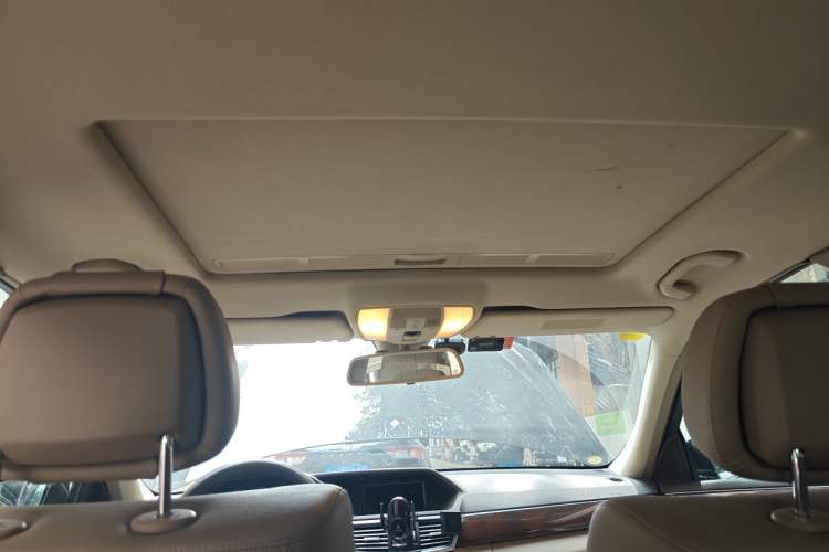 Used Mercedes-Benz E-Class 2013 E 260 L CGI Elegant Model Headliner