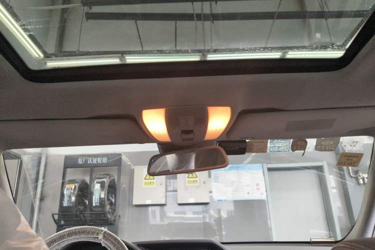 Used Mercedes-Benz E-Class 2013 E 300 L Elegant Model Headliner